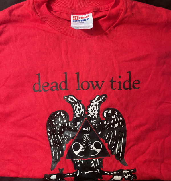 New Old Stock - Dead Low Tide Ill Eagle on Red - Child size 10/12